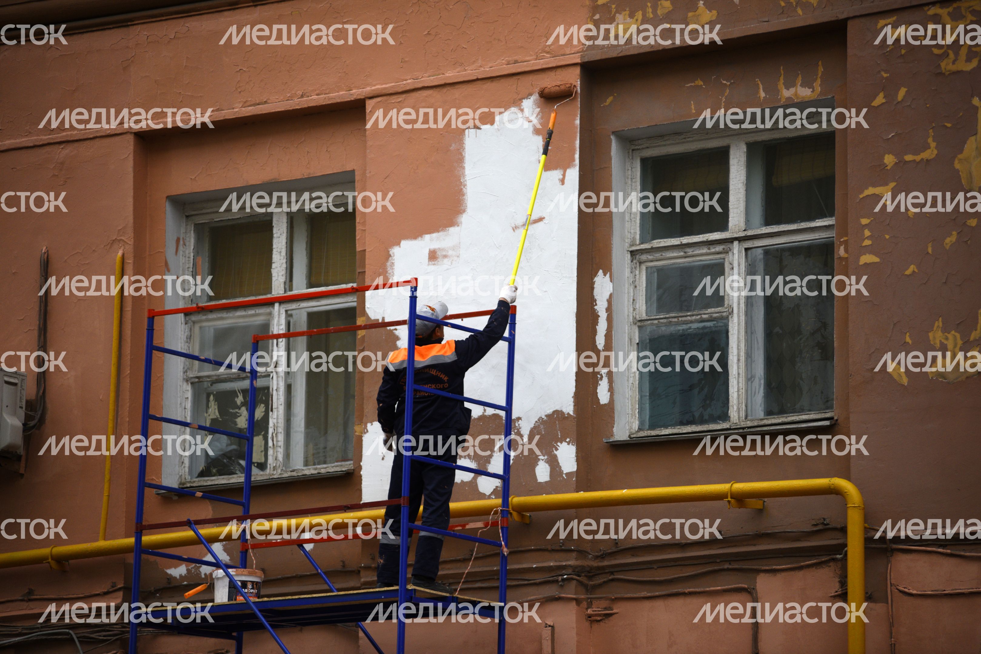 Ремонт фасада здания в Москве