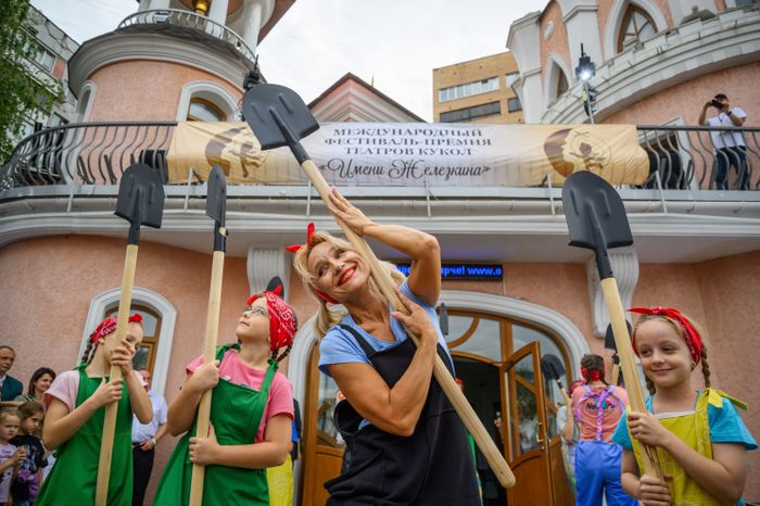 Международный фестиваль-премия театров кукол «Имени Железкина» в Мытищах
