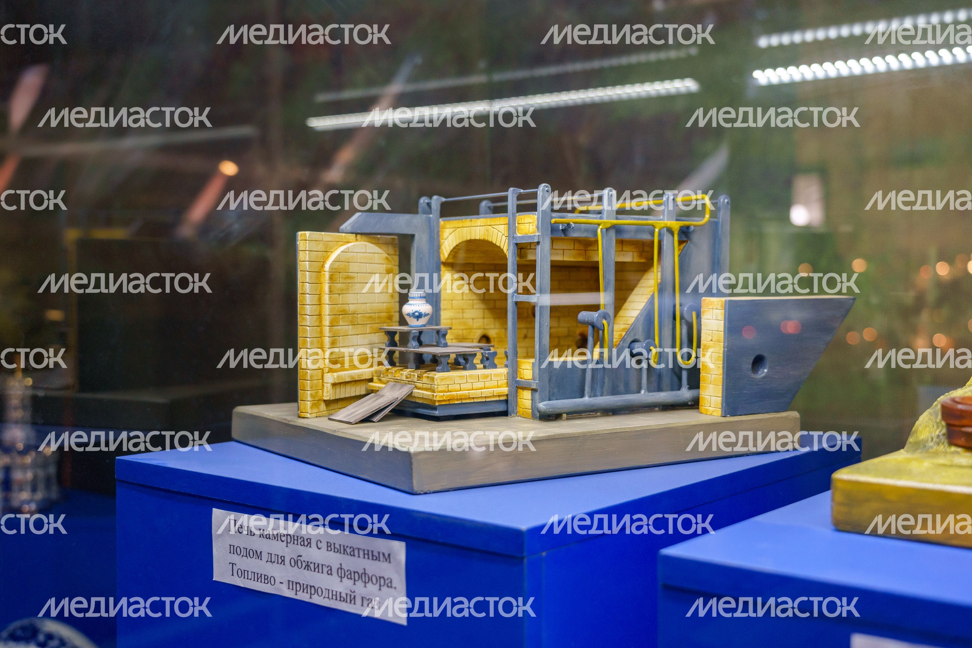 Гжельская фарфоровая мануфактура "Галактика и компания" в Раменском округе Гжельская фарфоровая мануфактура "Галактика и компания" в Раменском округе