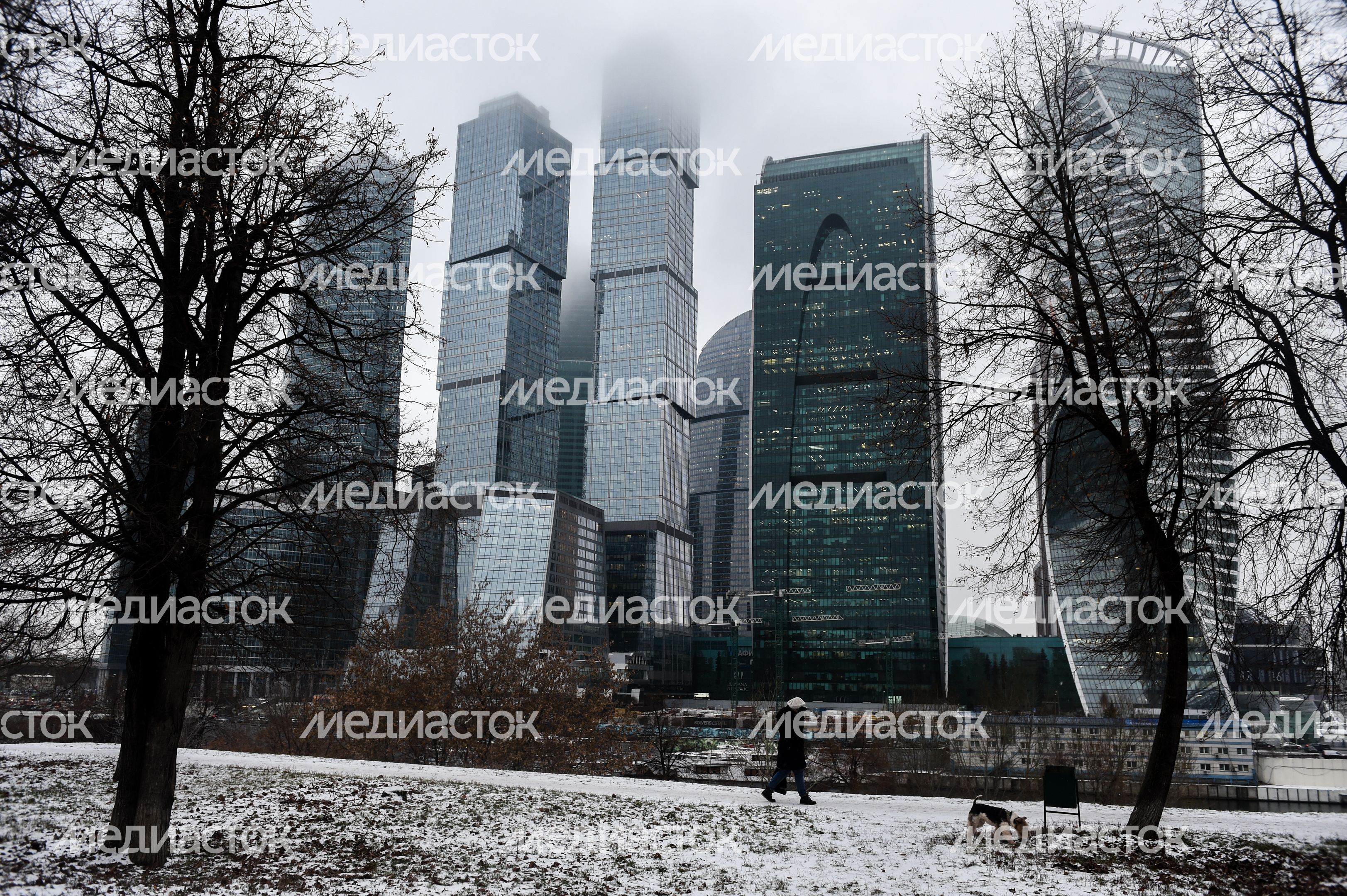 Международный Деловой центр Москва Сити в тумане Международный Деловой центр Москва Сити в тумане