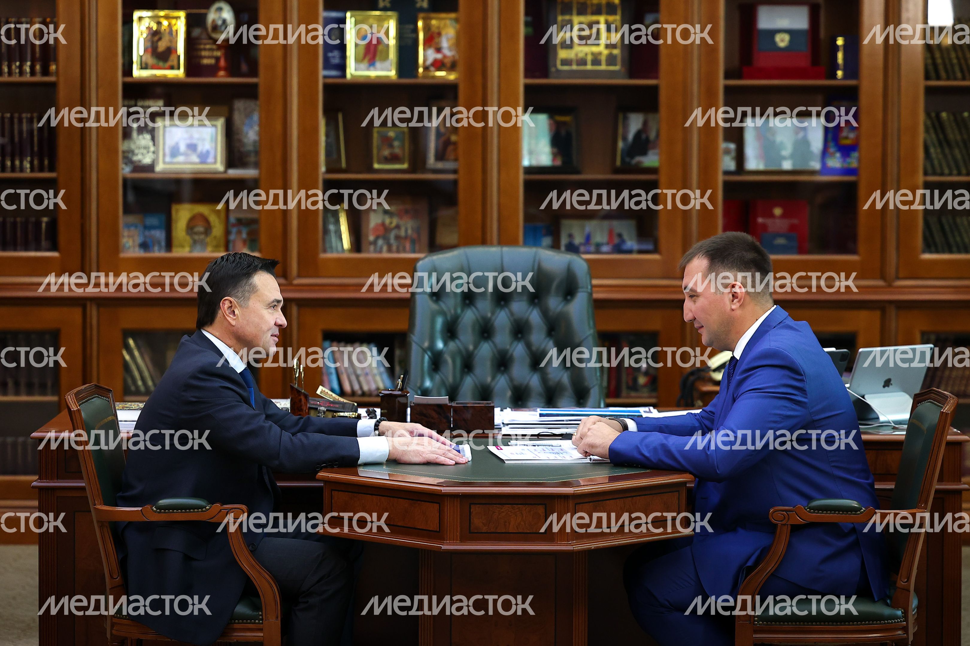Андрей Воробьев провел рабочую встречу с главой Дзержинского Андроником Паком Андрей Воробьев провел рабочую встречу с главой Дзержинского Андроником Паком