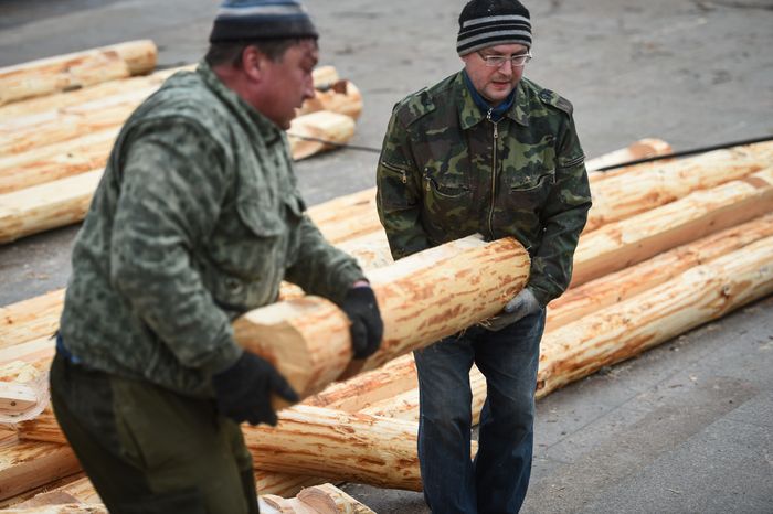 Монтаж инсталляций для фестиваля «Московская Масленица» на Манежной площади
