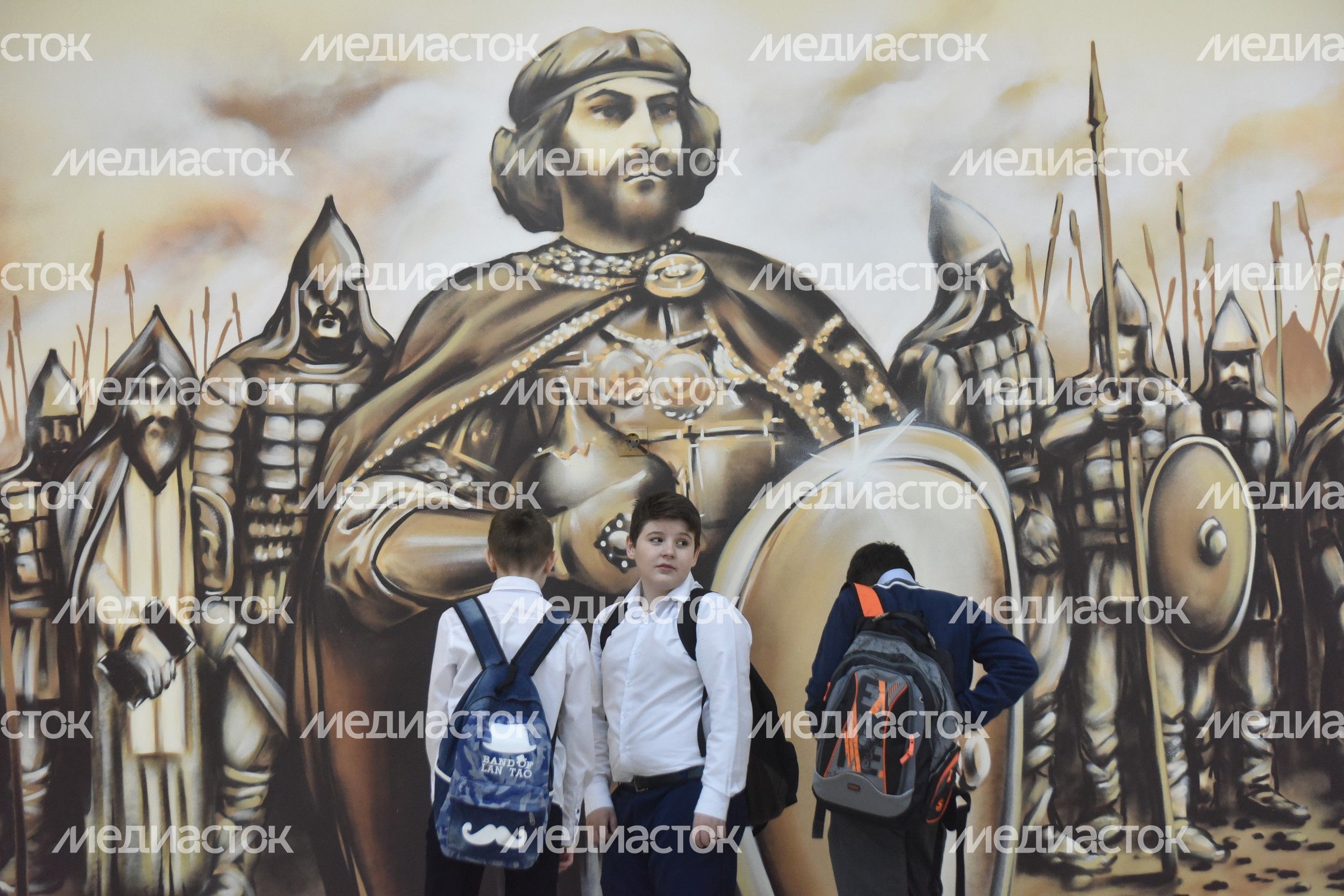 МОУ СОШ №35 г. Подольск. Первый день учебного процесса школе. МОУ СОШ №35 г. Подольск. Первый день учебного процесса школе.