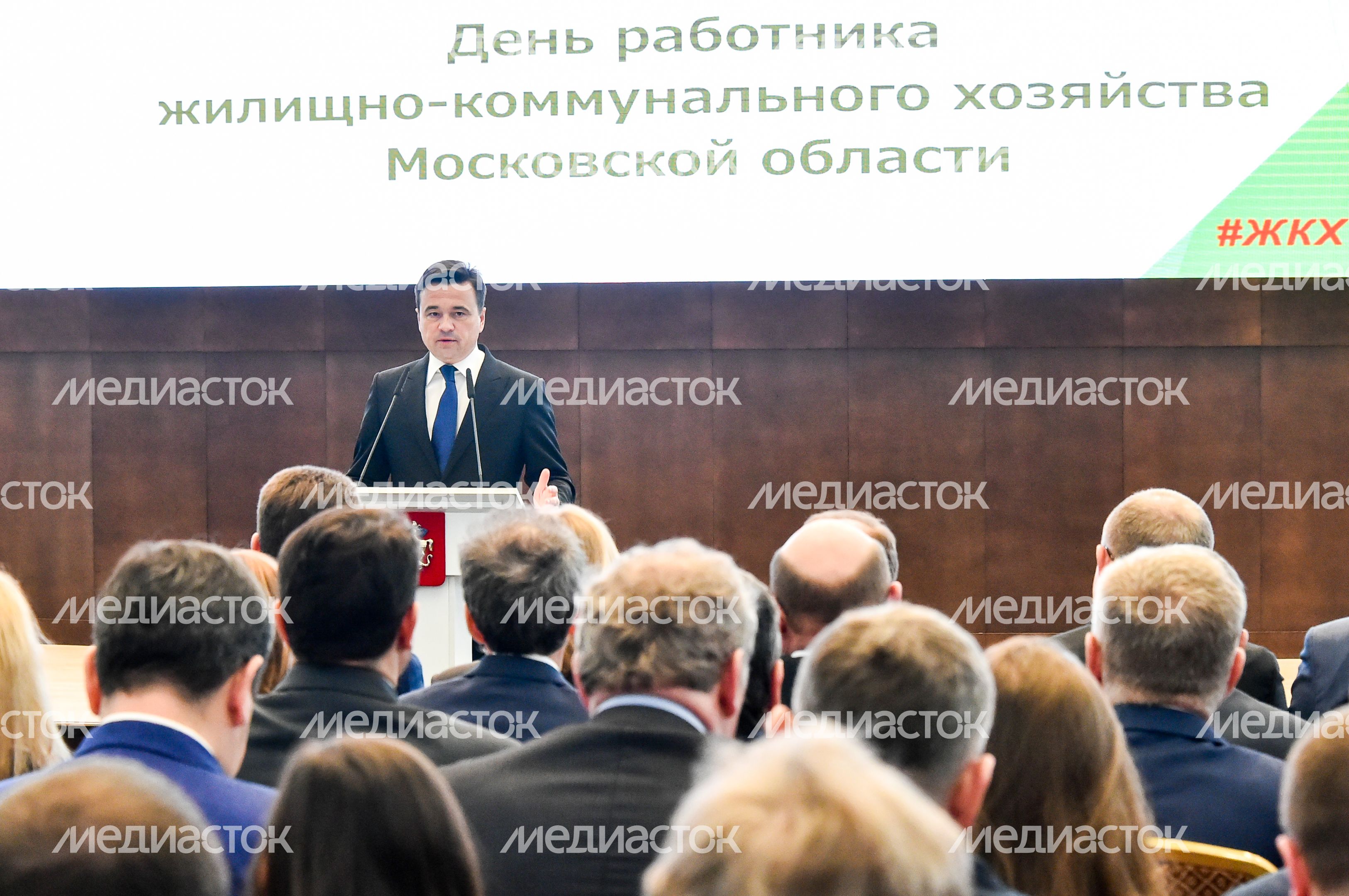 Губернатор принял участие в мероприятиях, посвященных Дню работника ЖКХ