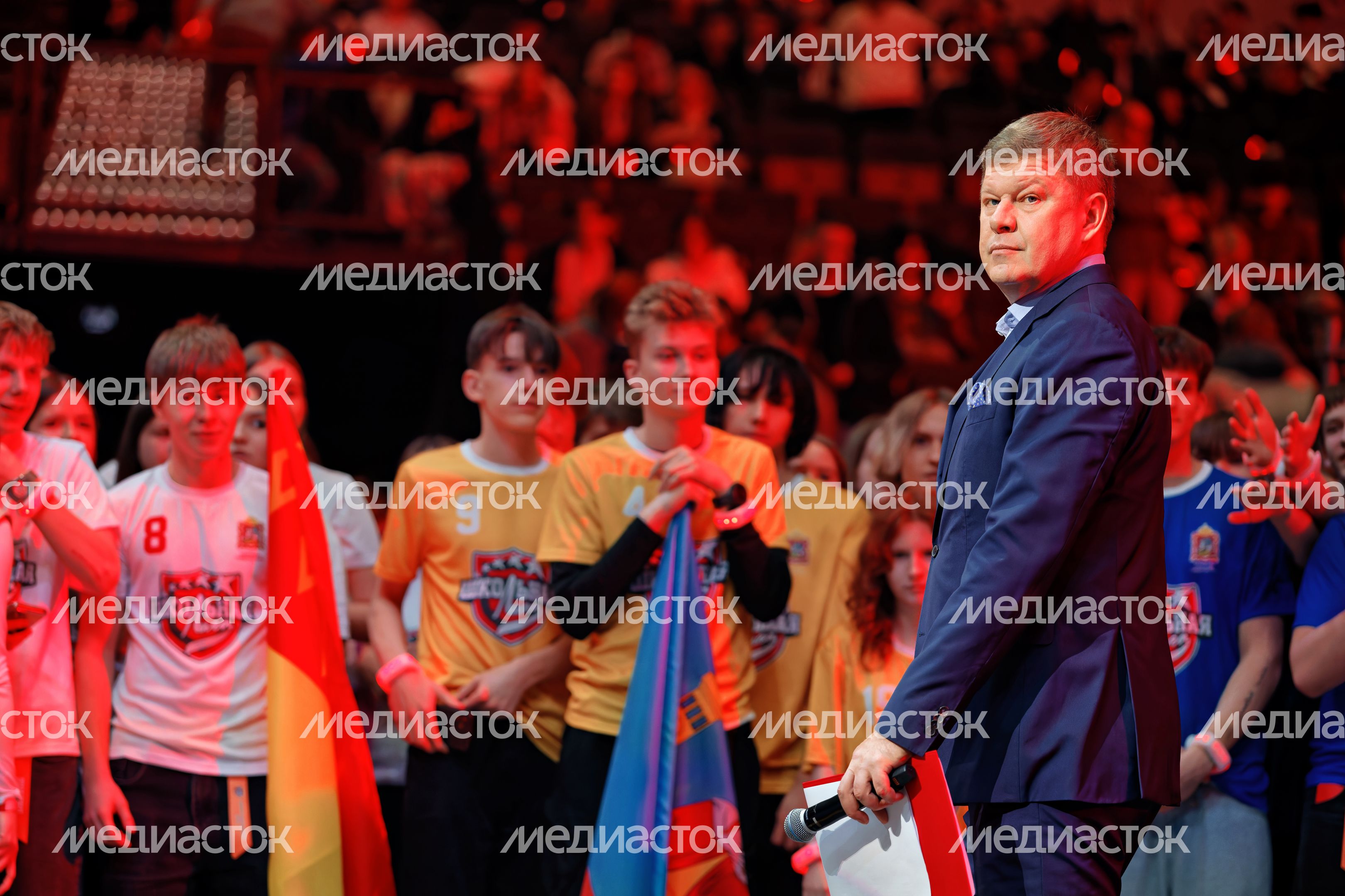 Спортивный комментатор Дмитрий Губерниев стал ведущим грандиозного финала Единой школьной лиги в «Live Арене» в Одинцово Спортивный комментатор Дмитрий Губерниев стал ведущим грандиозного финала Единой школьной лиги в «Live Арене» в Одинцово