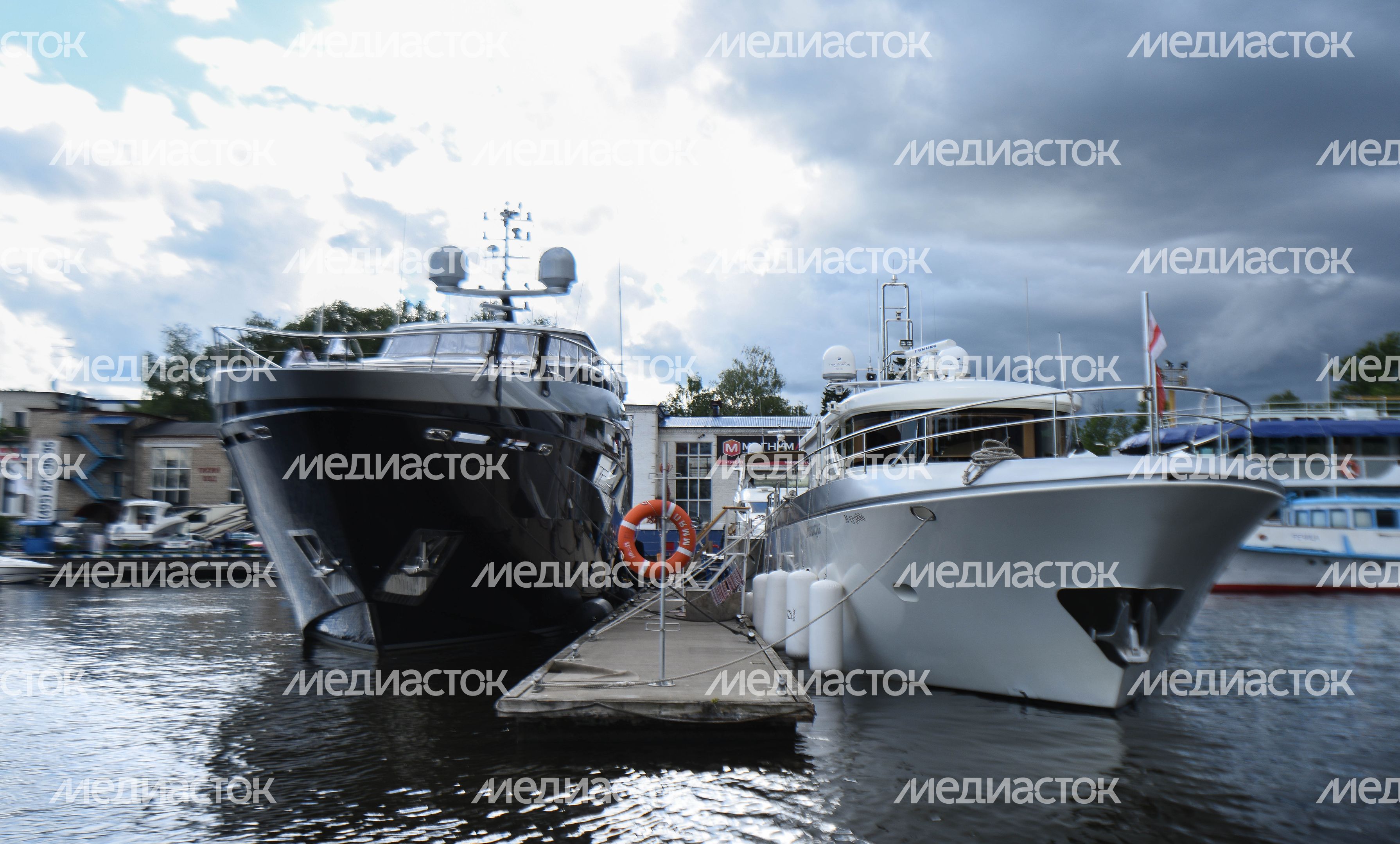 Московский международный яхтенный порт в Долгопрудном