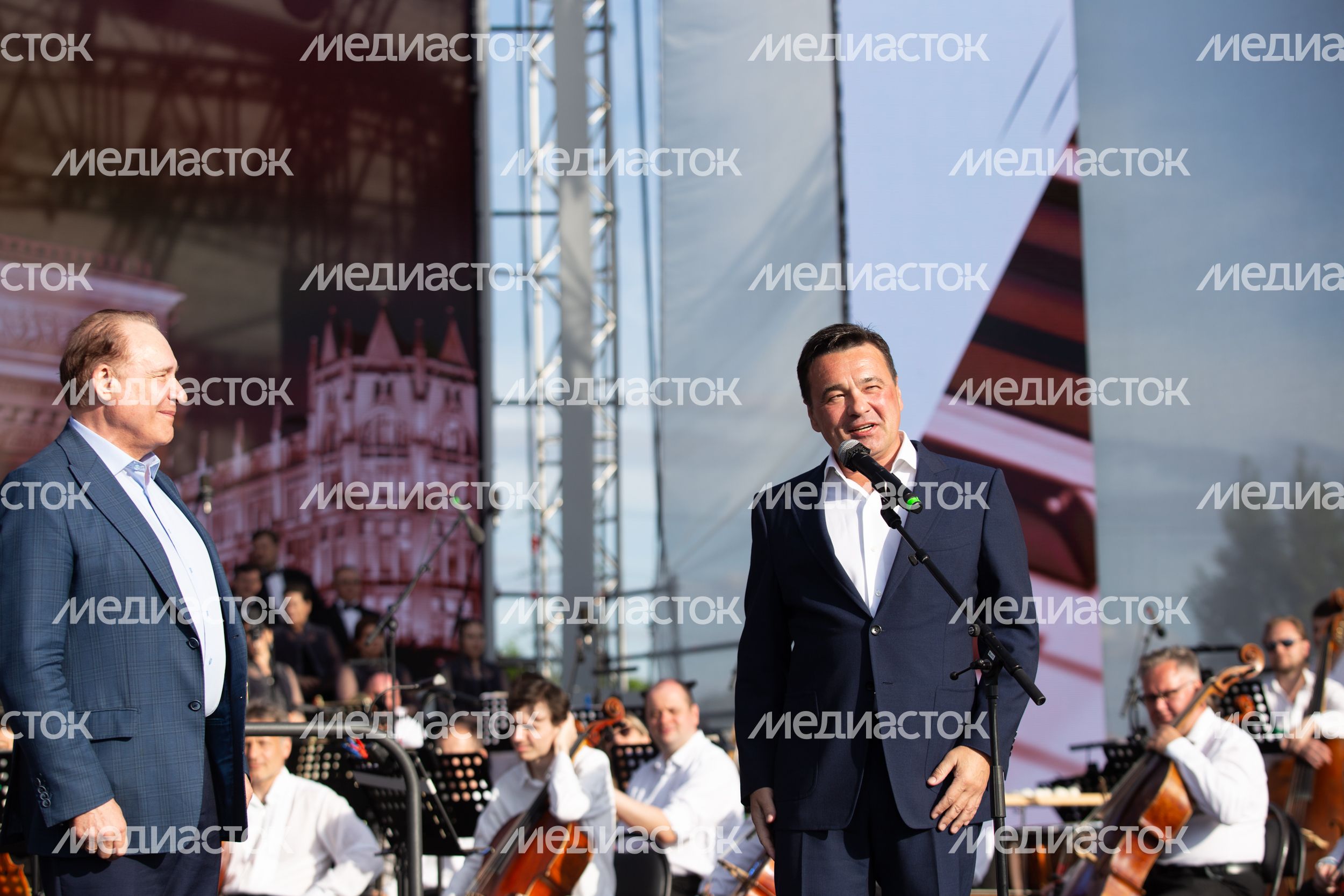 Встреча Губернатора Подмосковья с артистами на фестивале «Лето. Музыка. Музей» Встреча Губернатора Подмосковья с артистами на фестивале «Лето. Музыка. Музей»