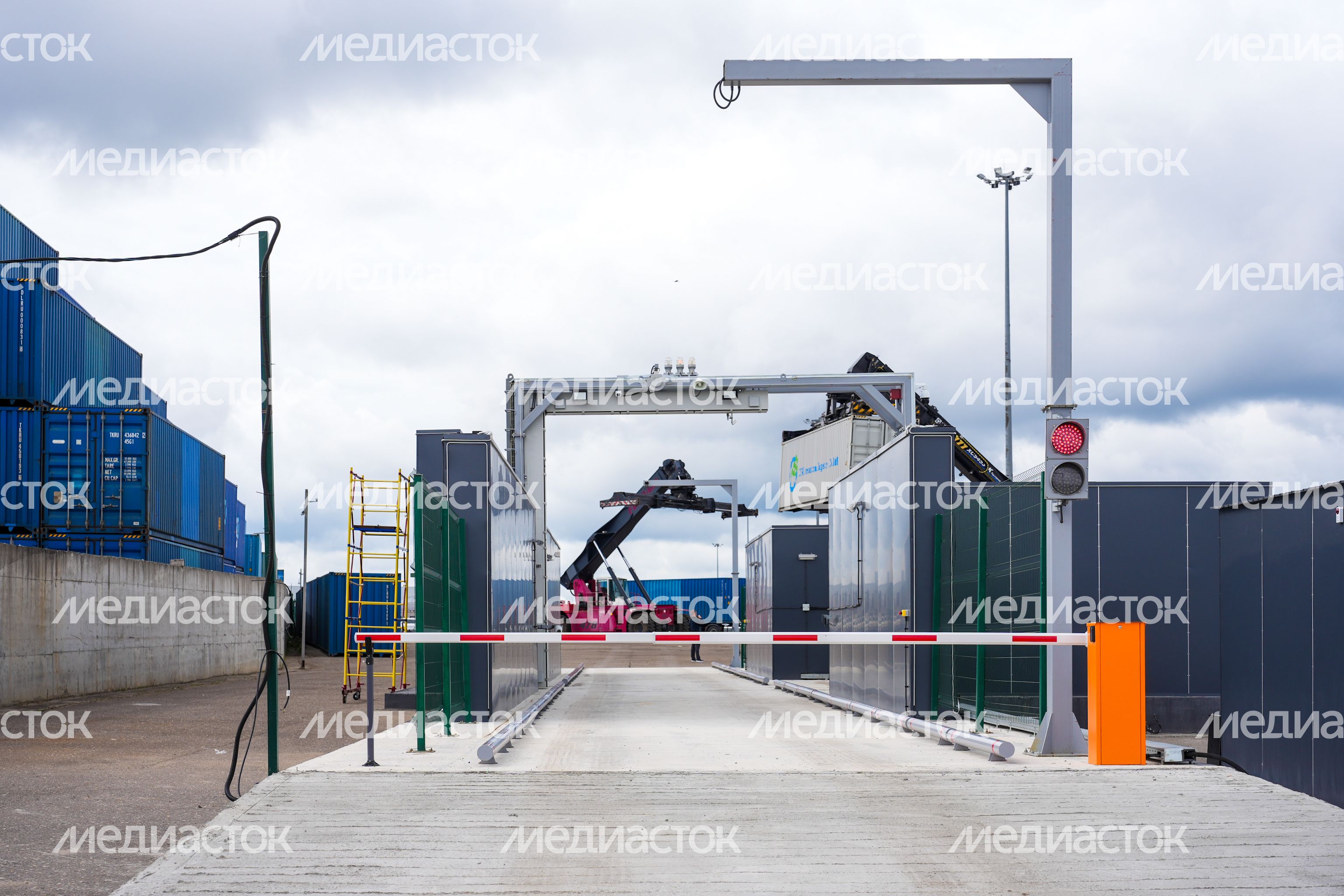 Открытие высокотехнологичного комплекса для досмотра грузовых контейнеров в Чехове Открытие высокотехнологичного комплекса для досмотра грузовых контейнеров в Чехове