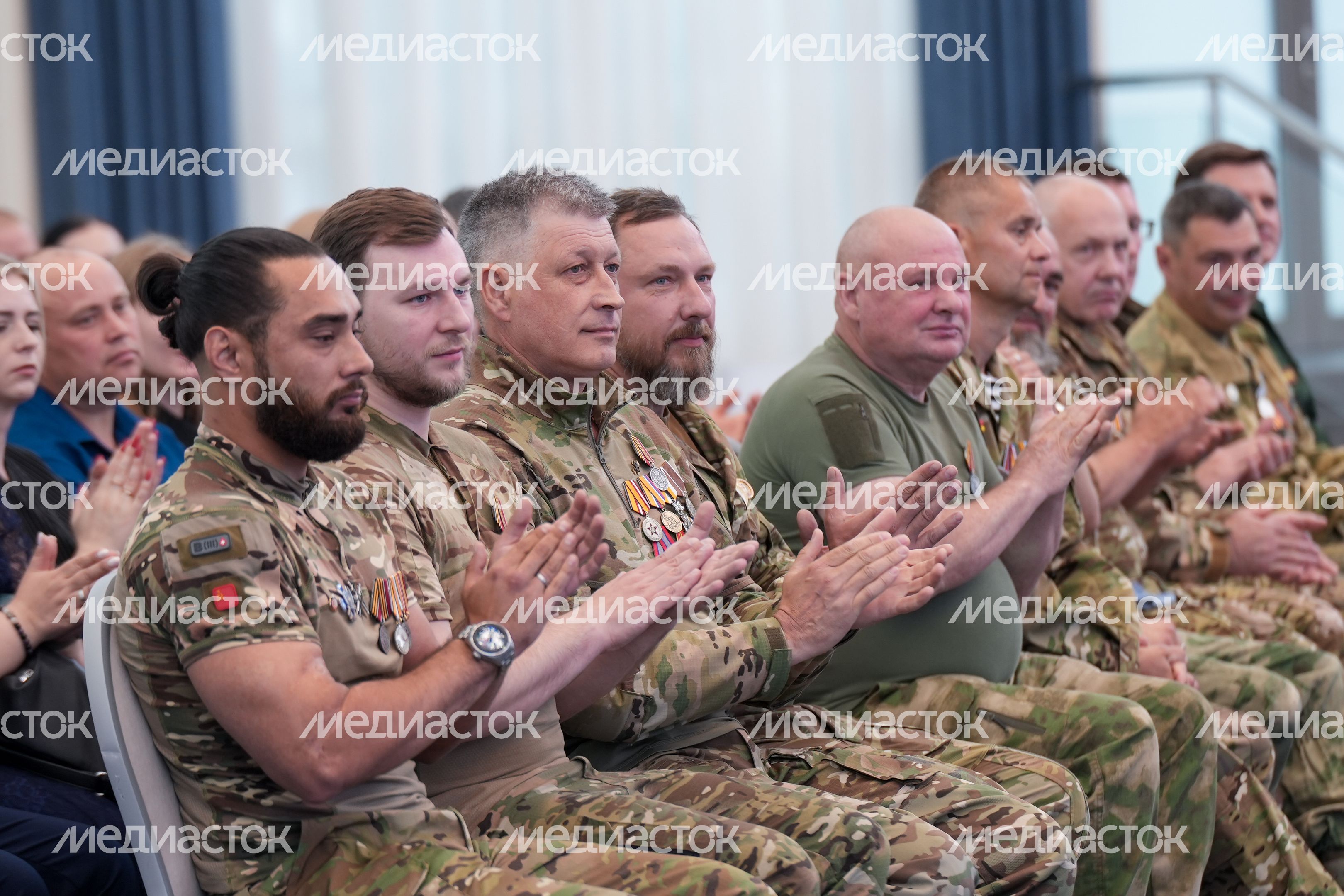 Юным жителям Подмосковья вручили первые паспорта гражданина РФ Юным жителям Подмосковья вручили первые паспорта гражданина РФ