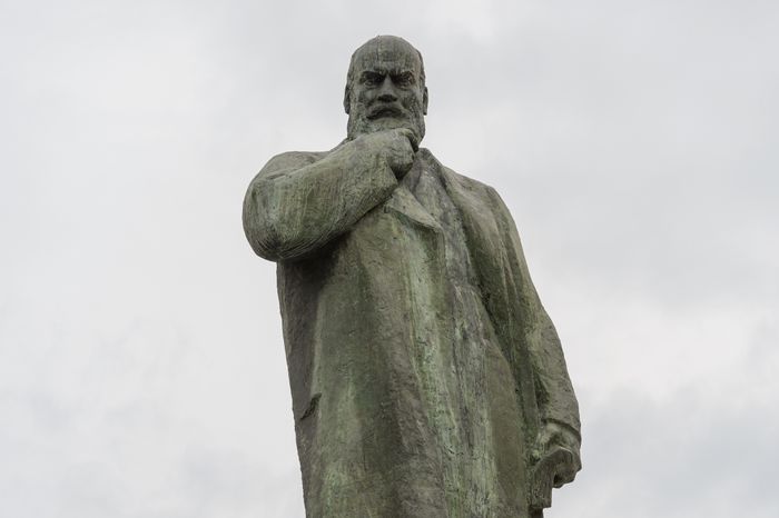 Памятник Н.Е. Жуковскому