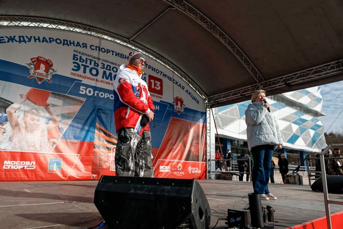 Певец и депутат Госдумы Денис Майданов исполнил песню «Флаг моего государства»