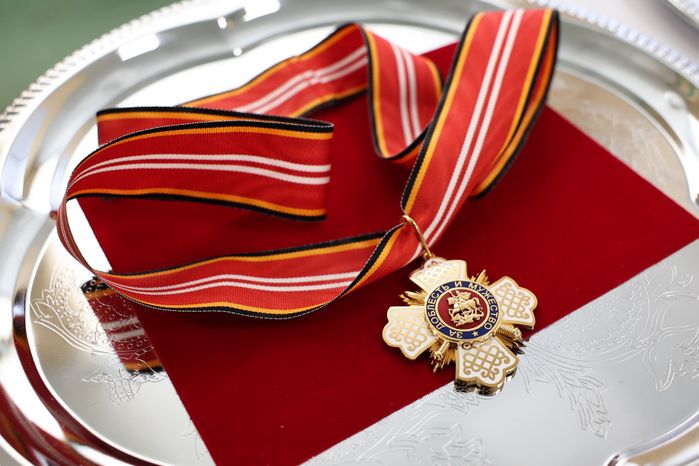 Андрей Воробьев наградил медиков в госпитале Росгвардии в Балашихе
