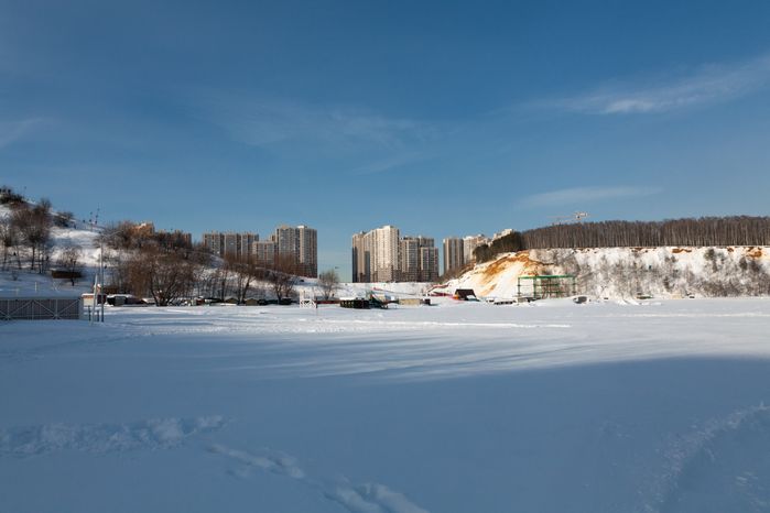 Прогулка по снегу Дзержинского карьера зимой