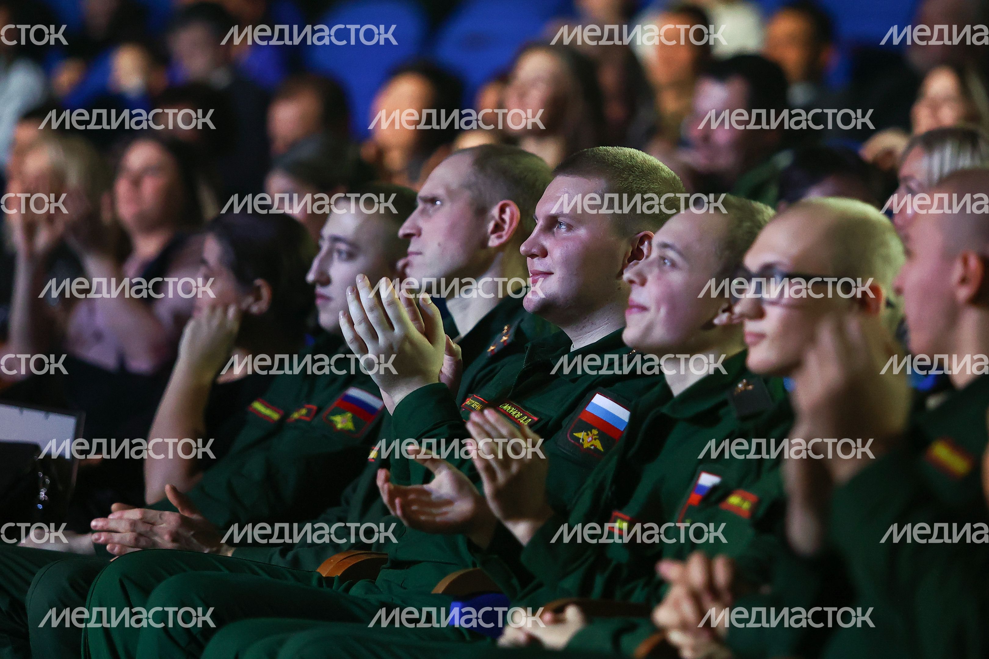 Награждение Губернатором лауреатов губернаторской премии «Мы рядом. Доброе дело»