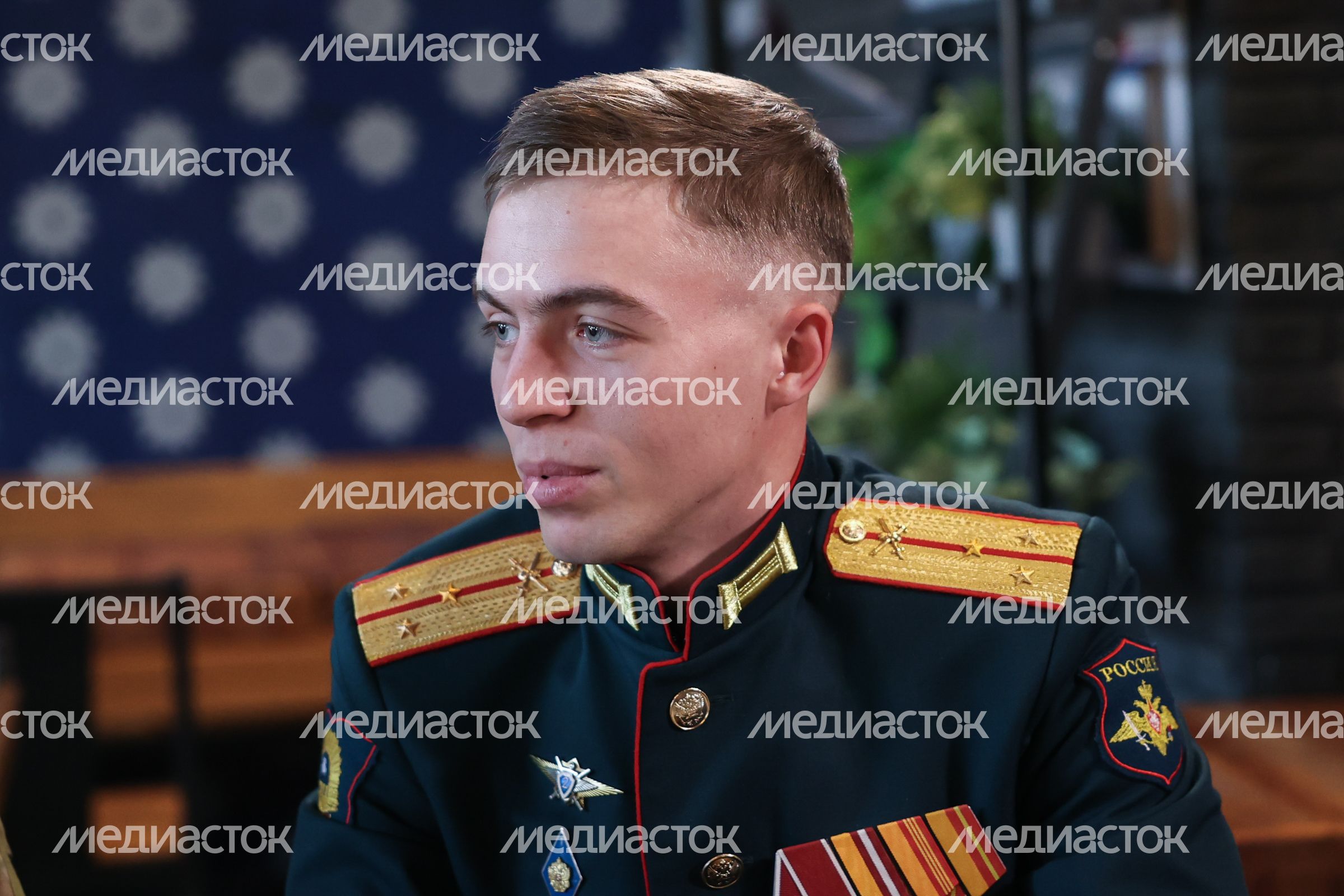 Андрей Воробьев пообщался с героями СВО и волонтерами за чашкой чая Андрей Воробьев пообщался с героями СВО и волонтерами за чашкой чая