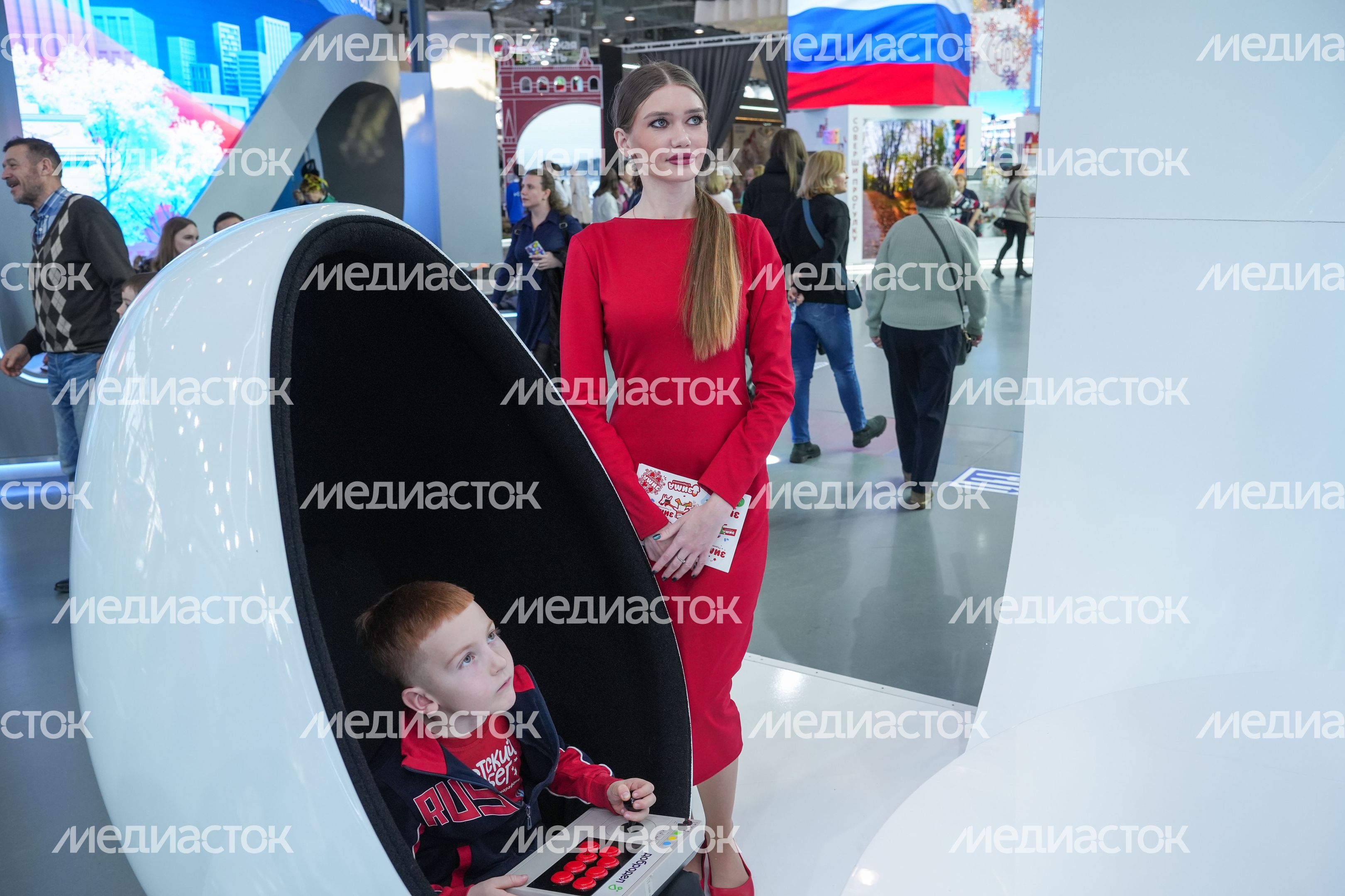 Открытие форума «Родные - Любимые» на выставке «Россия»
