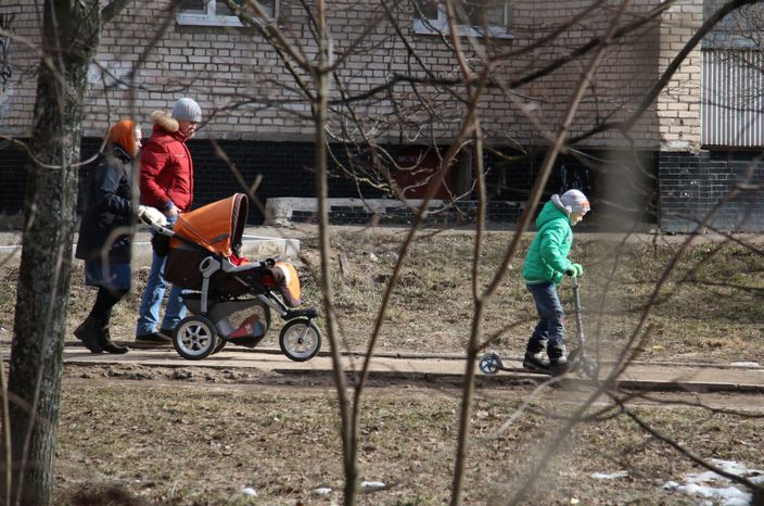 Родители с детьми в Дубне