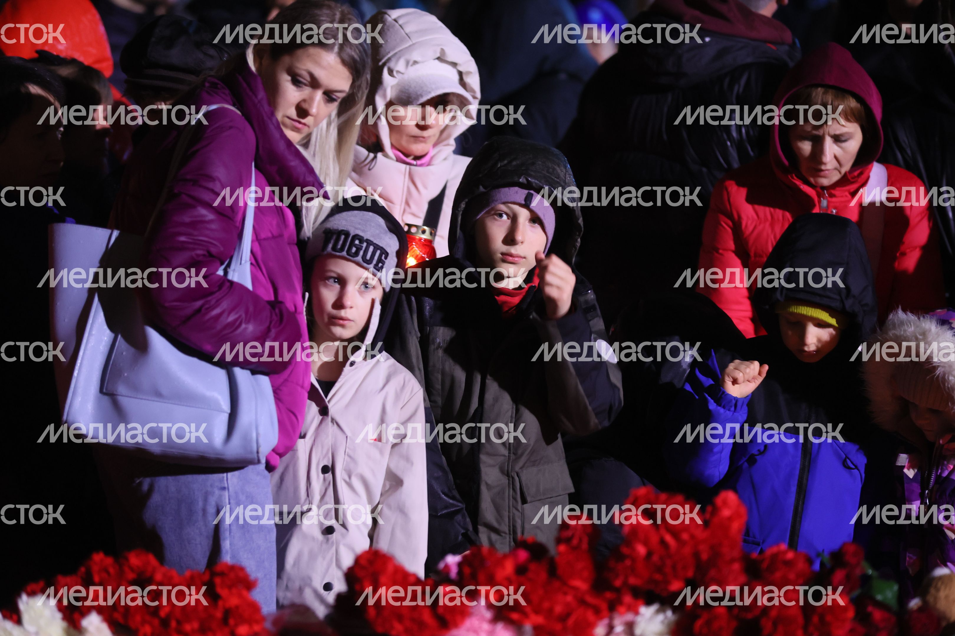 Акция памяти "Журавли" прошла на девятый день после теракта в "Крокус Сити Холле"