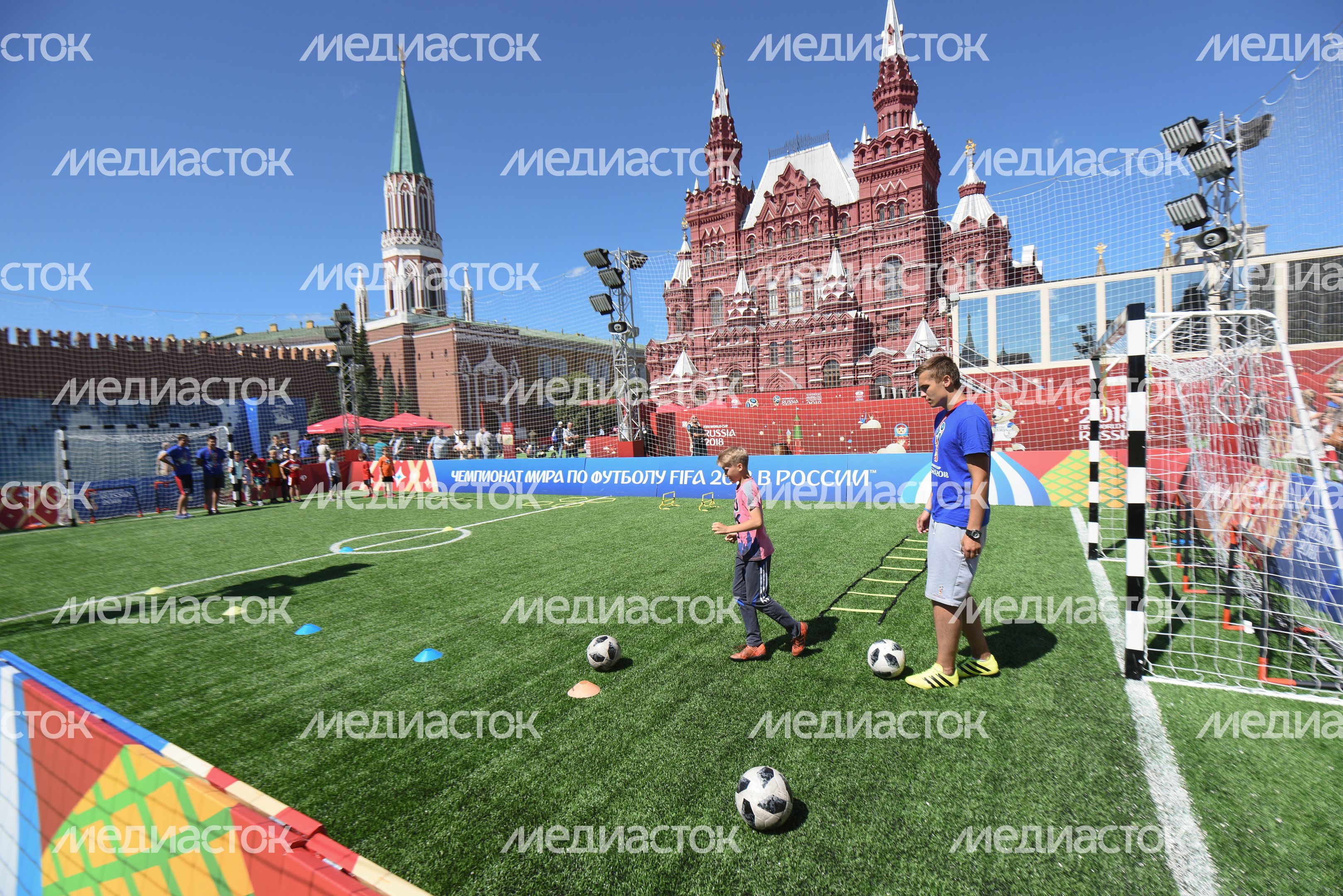 Футбольный парк на Красной площади в Москве