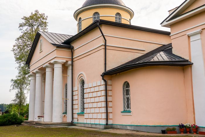 Церковь Вознесения Господня в селе Новоникольское Талдомского округа