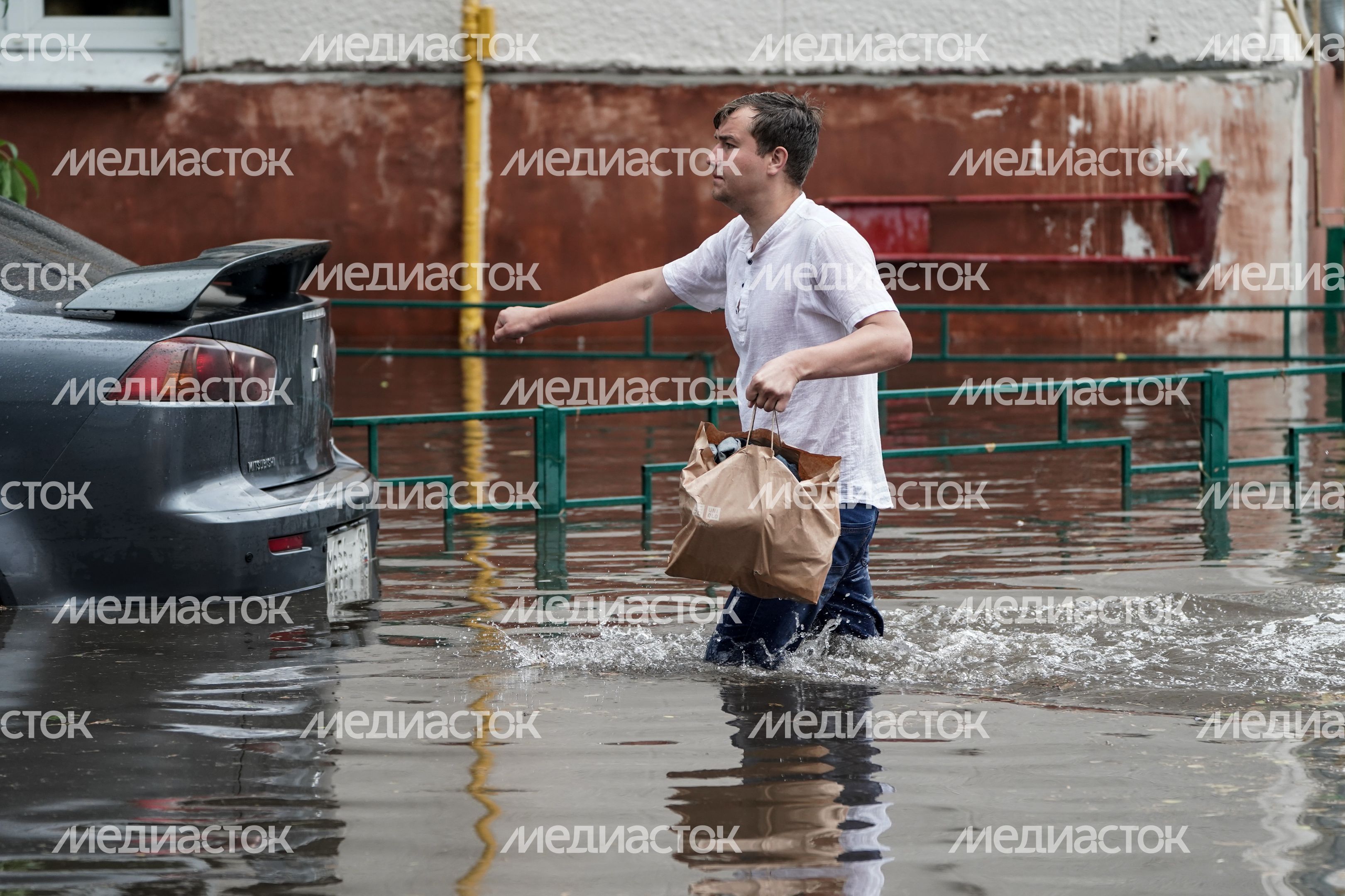Последствия ливня в Москве Последствия ливня в Москве