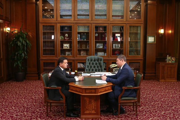 Рабочая встреча губернатора Подмосковья с главой Коломенского городского округа , 16.07.2018