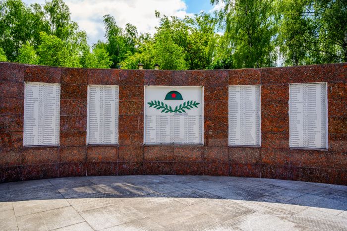 Мемориал «Вечная память воинам-купавинцам, павшим в боях за Родину» в сквере Боевой Славы в Старой Купавне