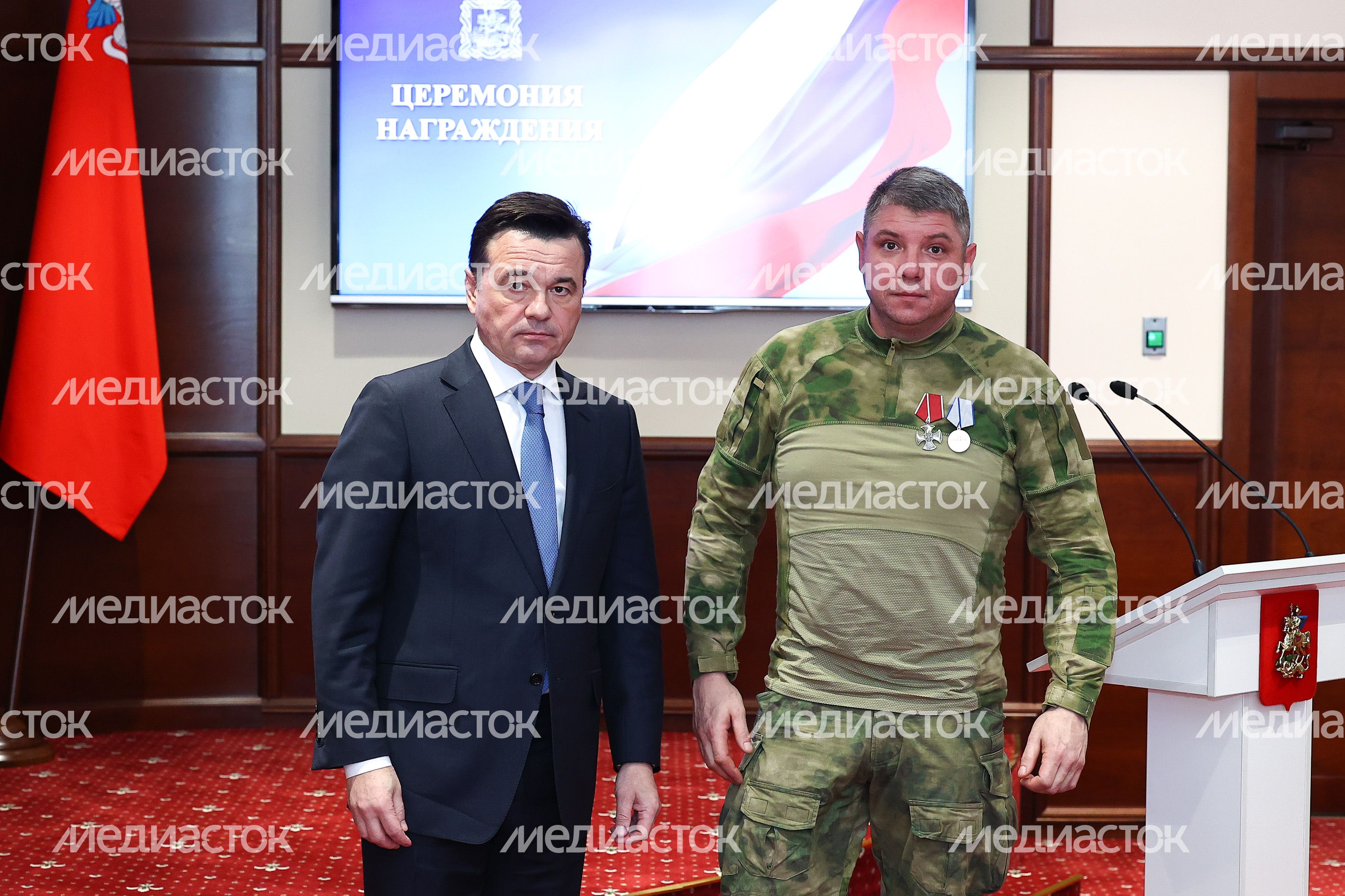 Андрей Воробьев вручил государственные награды бойцам добровольческого отряда «БАРС»