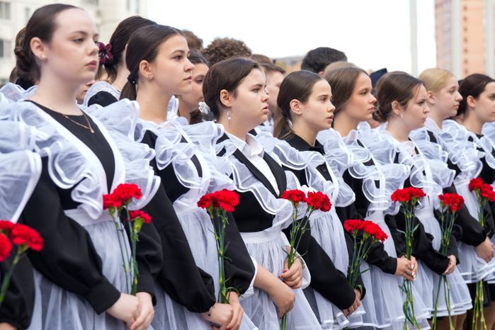 Мемориальную доску Героя РФ Артема Щукина открыли в подольской школе №30