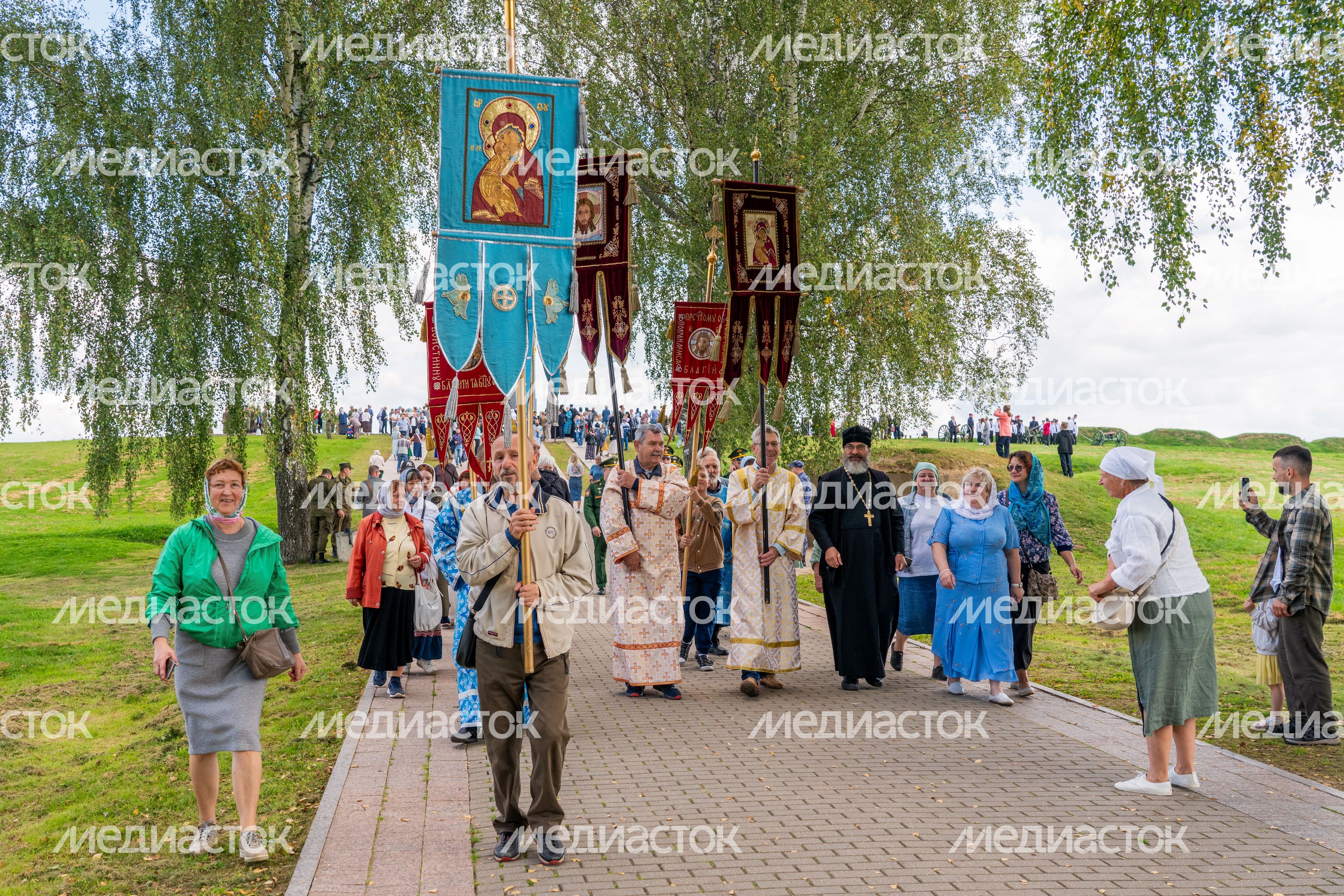 Крестный ход на памятных мероприятиях на Бородинском поле в День воинской славы России