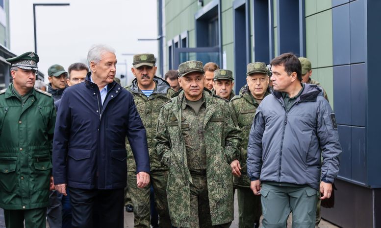 Проверка губернатором Подмосковья условий размещения мобилизованных в парке «Патриот»