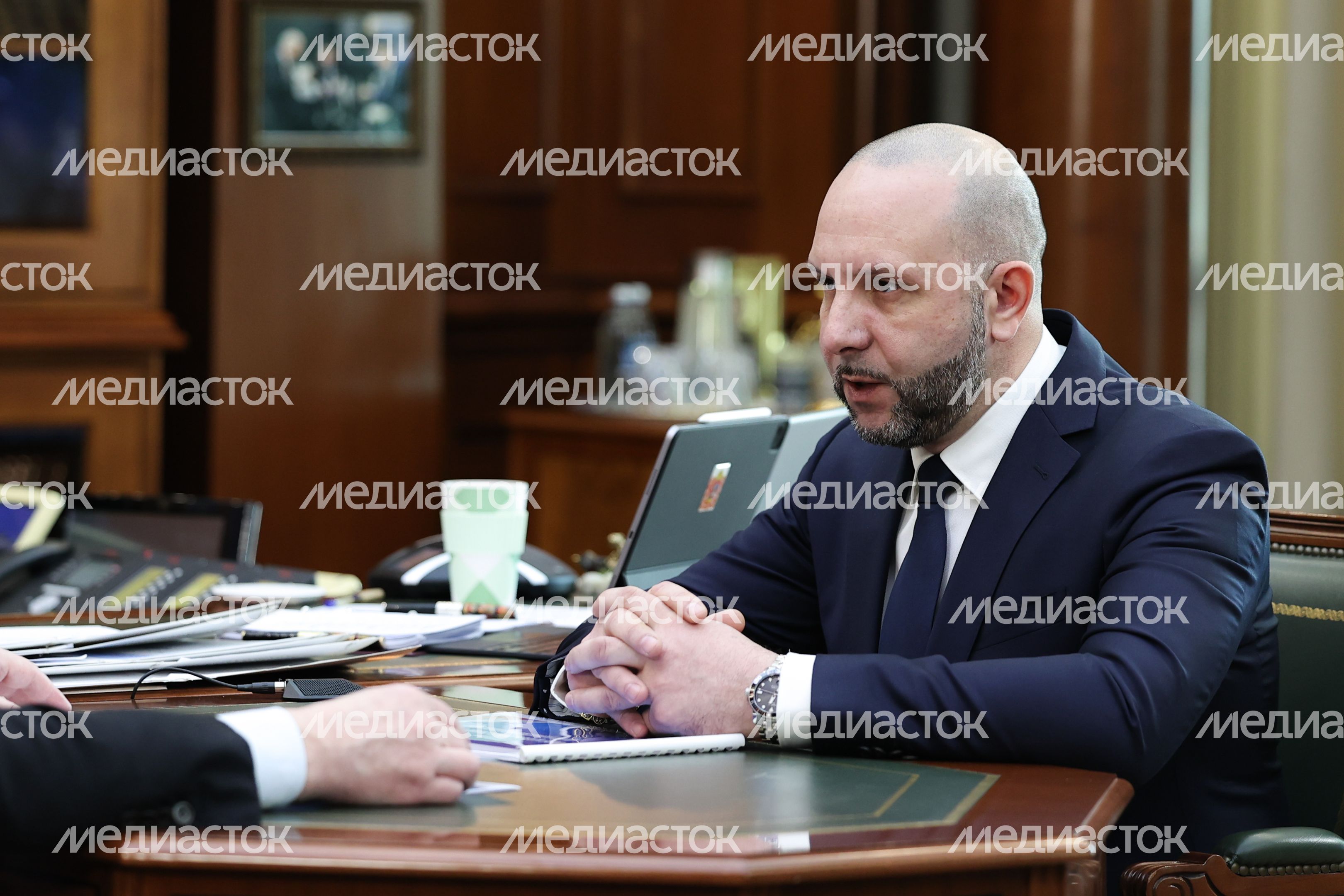 Андрей Воробьев обсудил развитие Орехово-Зуевского округа с его главой Русланом Заголовацким Андрей Воробьев обсудил развитие Орехово-Зуевского округа с его главой Русланом Заголовацким