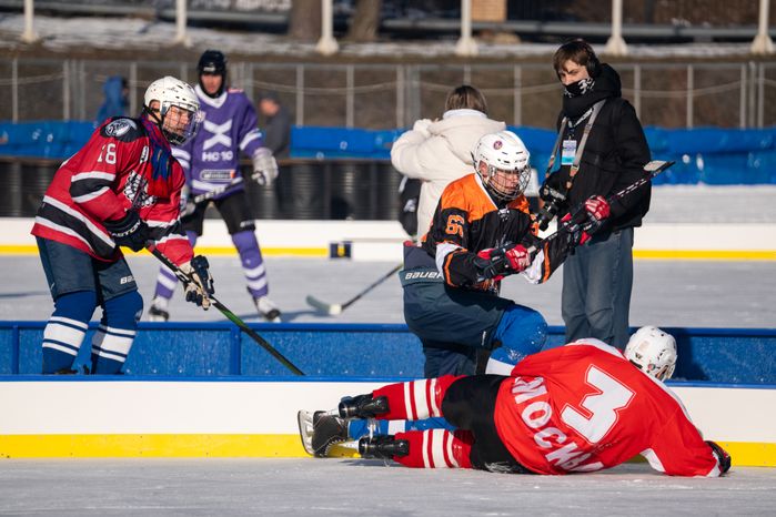 Турнир по уличному хоккею POND HOCKEY в Красногорске