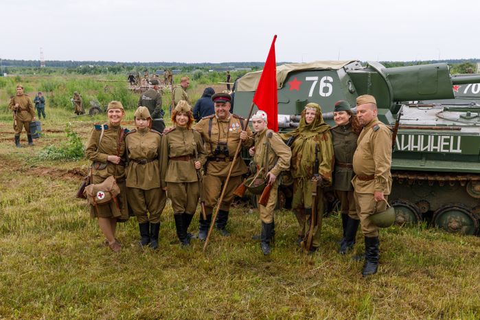 Эпизод Курской битвы под Прохоровкой на военно-исторической реконструкции в Центральном парке «Патриот»