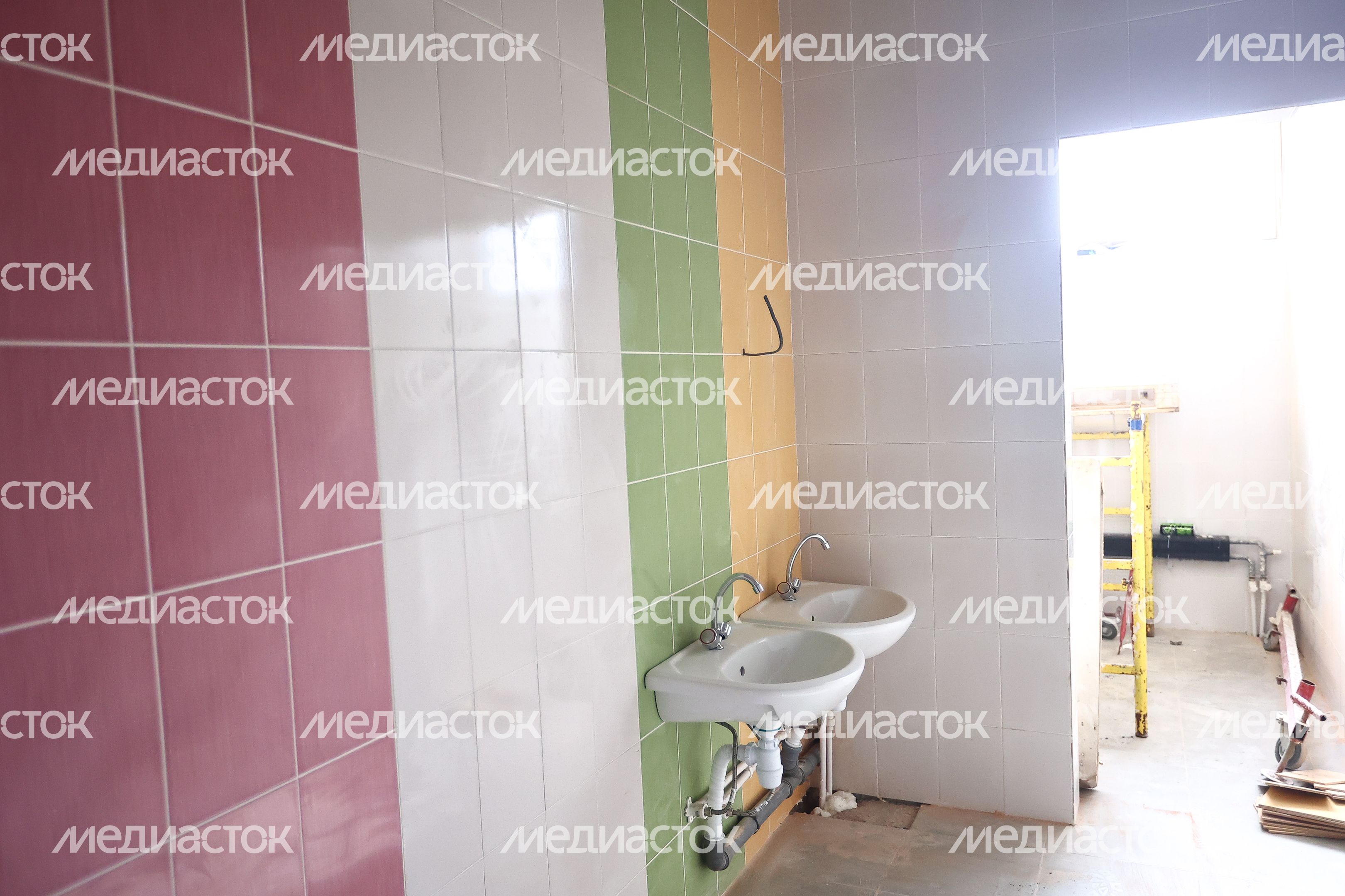 Проверка хода строительства школы в Тучкове Губернатором Подмосковья
