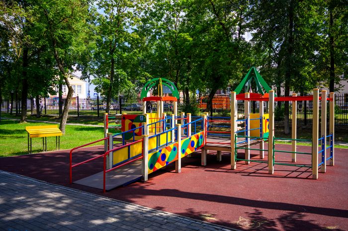 Детская площадка в городском парке культуры и отдыха «Пегас» в Егорьевске