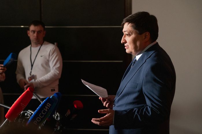 Директор Агентства культурного наследия Республики Узбекистан Баходир Абдикаримов на открытии выставки «Свет между мирами»
