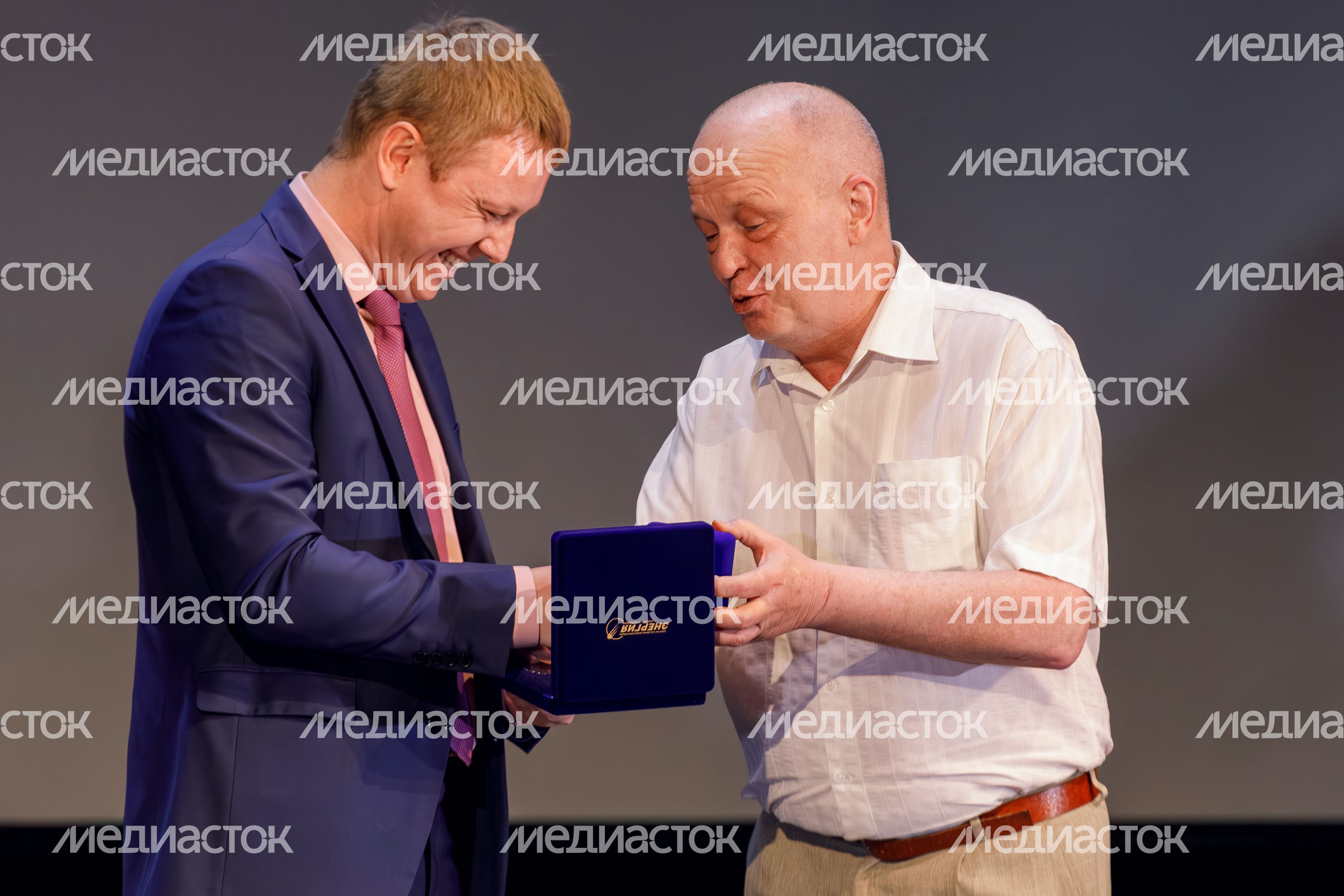 Космонавт Александр Горбунов на торжественном собрании в Доме космонавтов Звездного городка Космонавт Александр Горбунов на торжественном собрании в Доме космонавтов Звездного городка