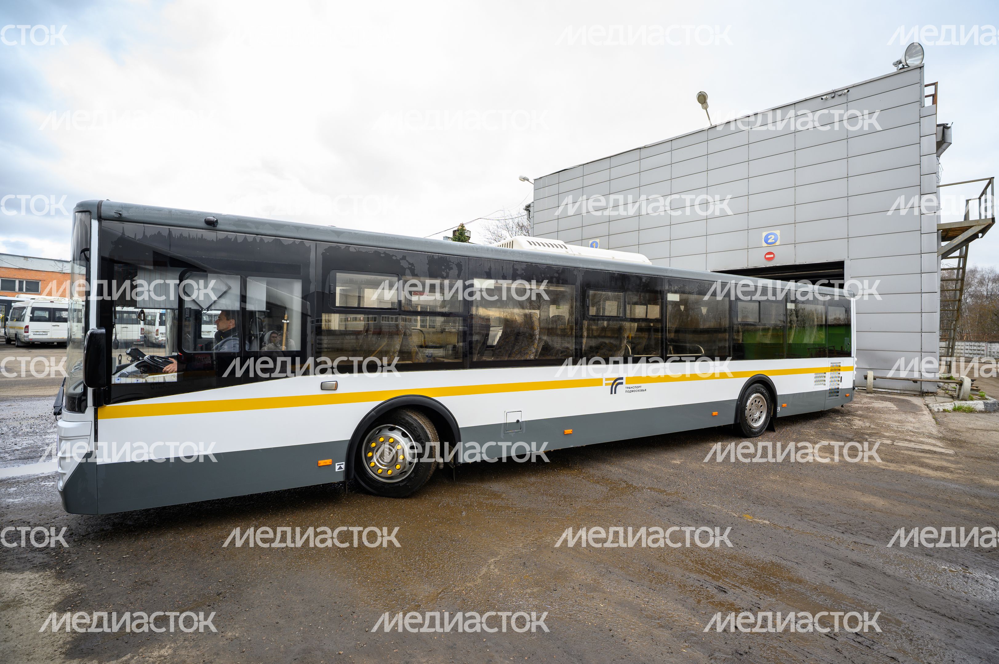 Автобус Мострансавто перед отправлением в рейс