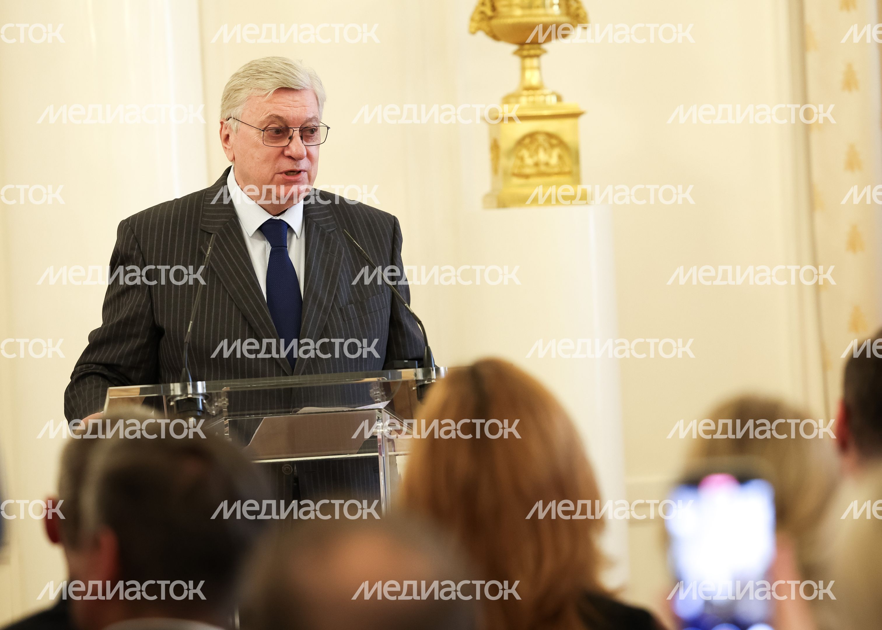 Анатолий Торкунов на церемонии вручения дипломов ветеранам СВО Анатолий Торкунов на церемонии вручения дипломов ветеранам СВО