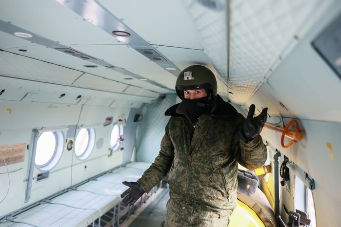 Губернатор поблагодарил военнослужащих вертолетной эскадрильи