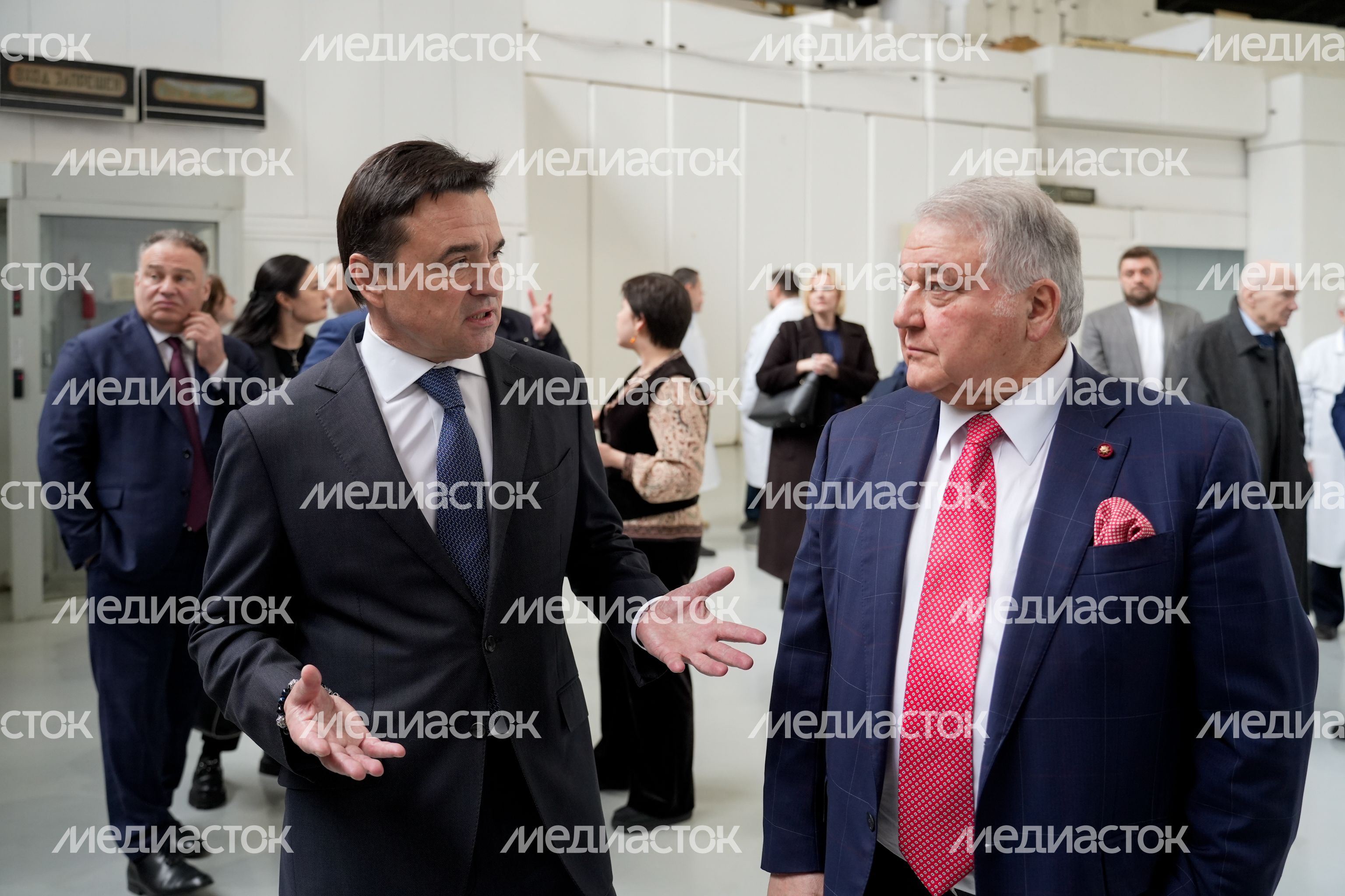 Андрей Воробьев посетил НИЦ "Курчатовский институт" ИФВЭ в Протвине Андрей Воробьев посетил НИЦ "Курчатовский институт" ИФВЭ в Протвине