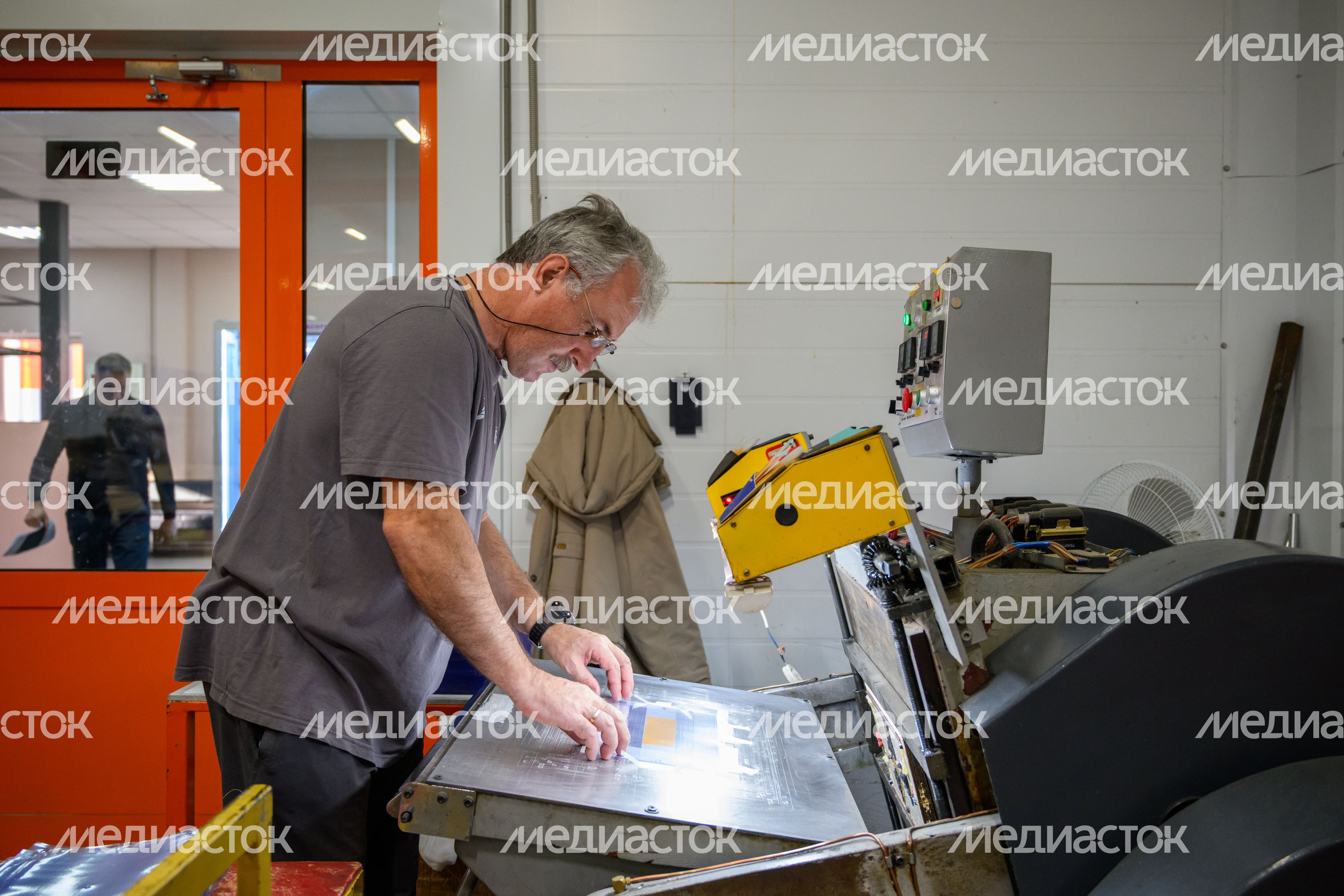 Производство продукции из экокожи на заводе ГК «ПЛАСТИК ОН ЛАЙН» в Красноармейске Производство продукции из экокожи на заводе ГК «ПЛАСТИК ОН ЛАЙН» в Красноармейске