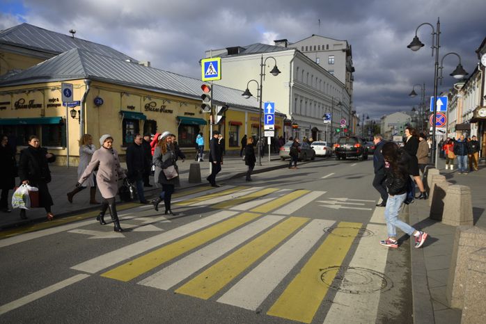 Двойной пешеходный переход на Пятницкой улице в Москве