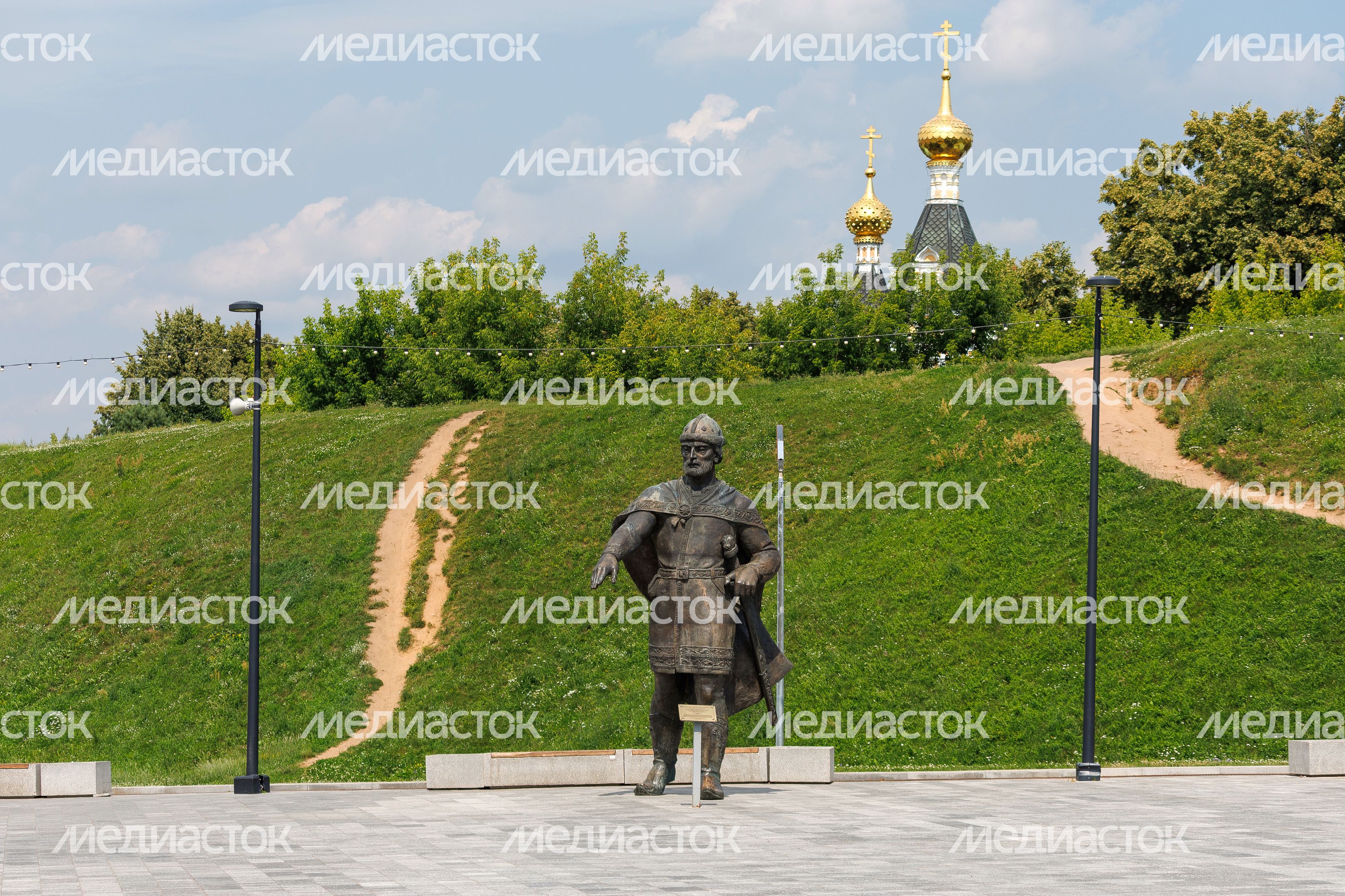 Памятник Юрию Долгорукому — основателю Дмитрова на Советской площади Памятник Юрию Долгорукому — основателю Дмитрова на Советской площади