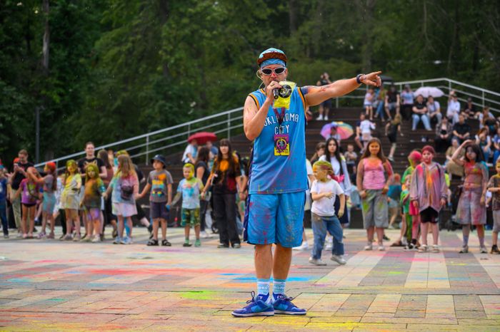 Фестиваль красок Holi Dance в Наташинском парке в Люберцах