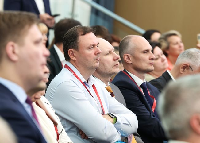 Пленарная сессия форума "Россия и мир: тренды здорового долголетия"