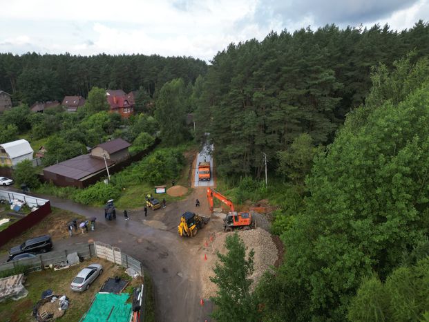 Ремонт грунтовой дороги на ул. Колхозной в Дедовске
