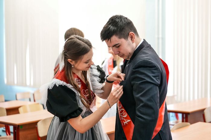 Губернатор поздравил выпускников реутовской СОШ №10 с последним звонком