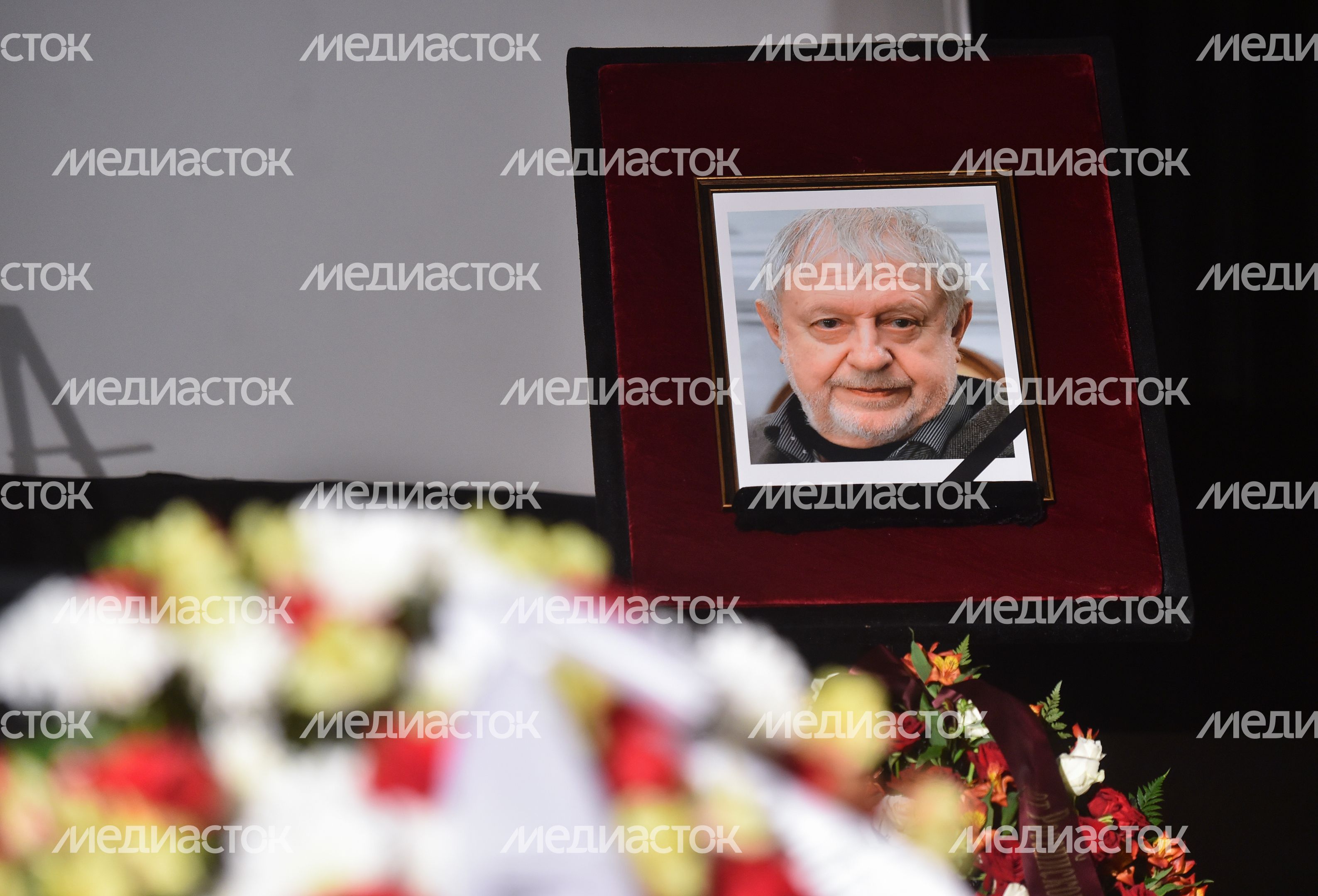 Церемония прощания с мультипликатором Владимиром Зуйковым